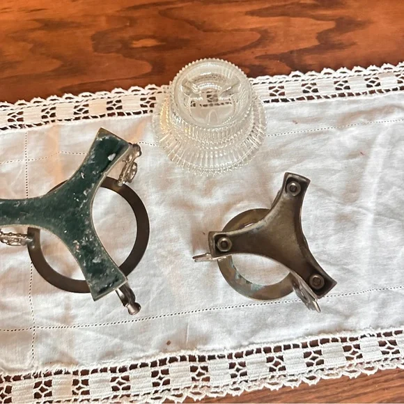 Vintage brass Candle Holders and one glass holder - Picture 10 of 12